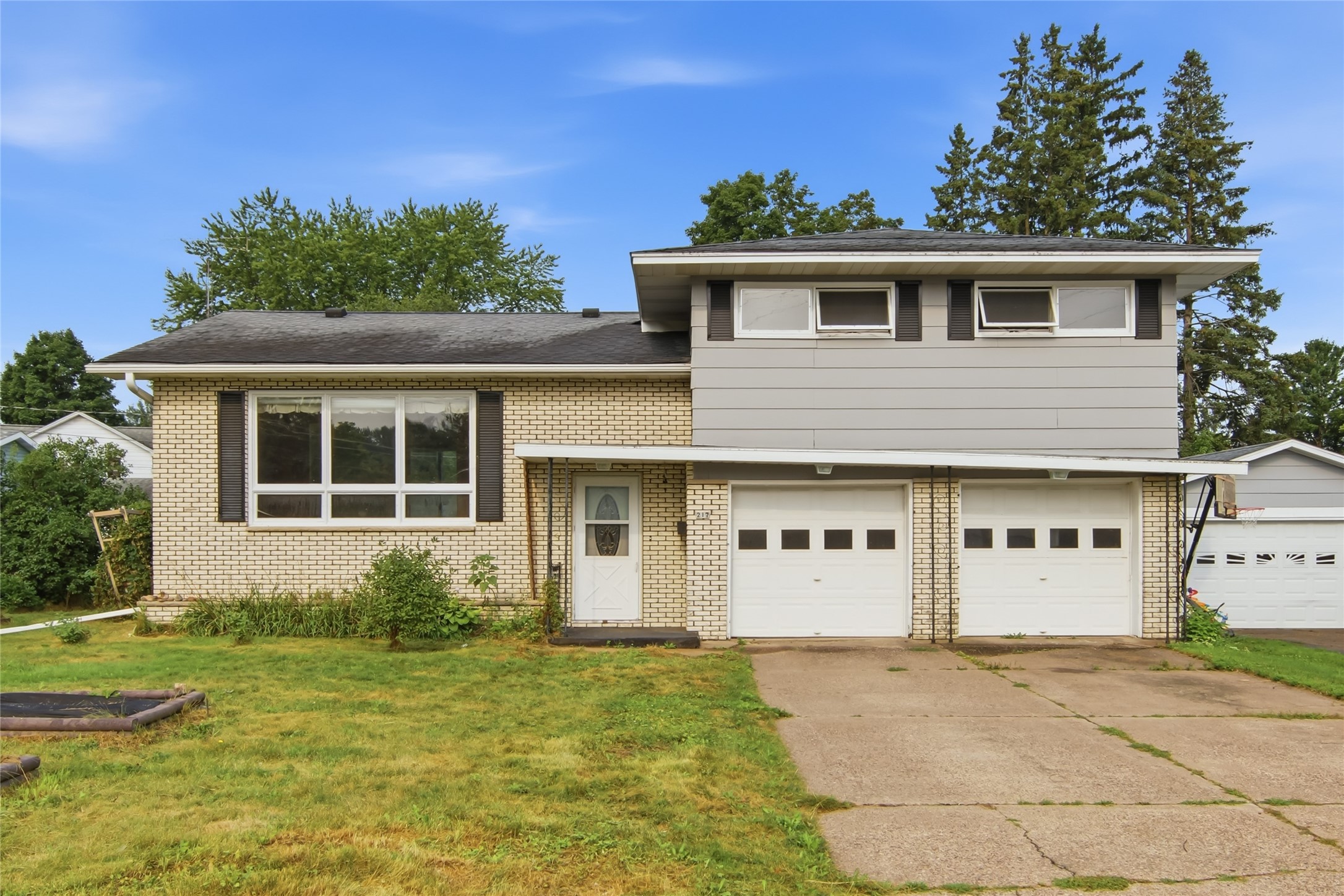 Cadott - Residential photo 2 of 40