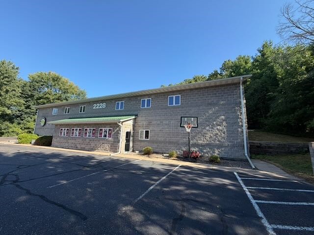 Photo of 2888 N Hillcrest Parkway