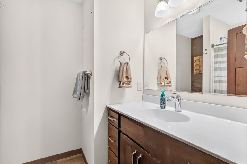 Thumbnail 28