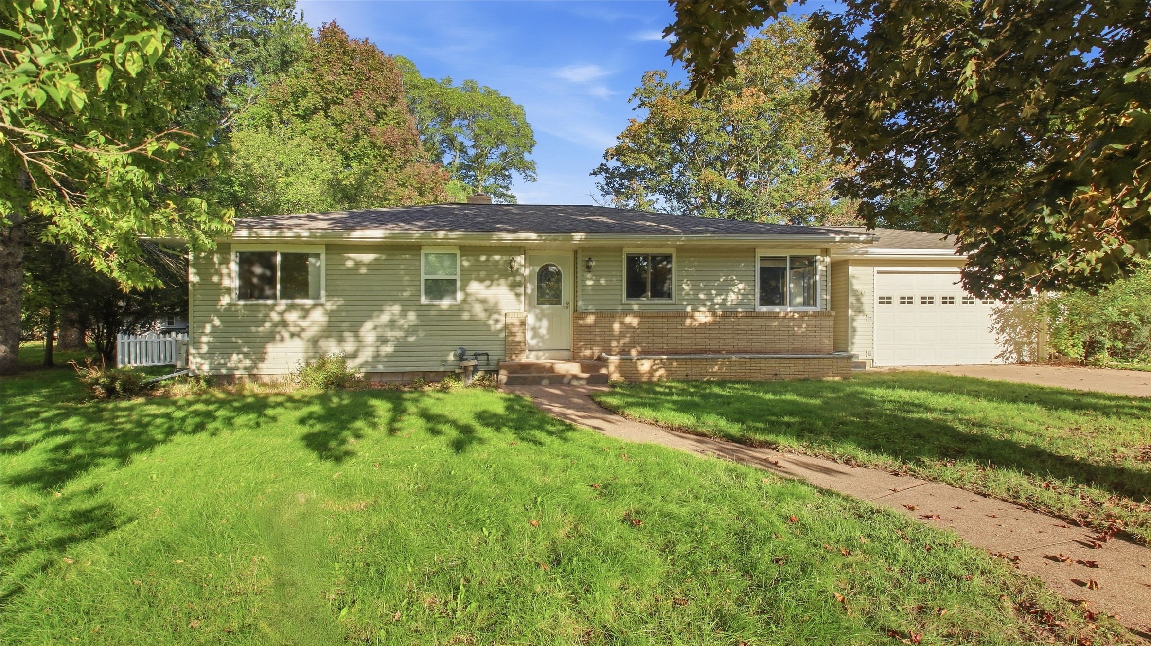Photo of 216 17th Street NE, Menomonie, WI