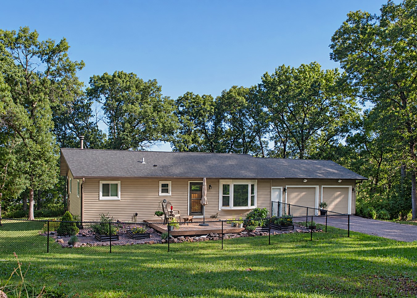 Photo of 1800 White Oak Drive